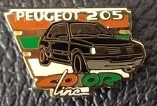 Pin's Automobile Peugeot 205 Color line (signé premium Paris)