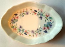 Wedgwood coupelle/vide poches  ovale porcelaine fine anglaise modèle "Angela"