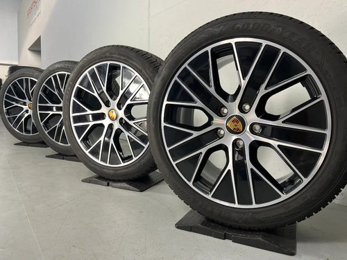 Porsche taycan 20 - taycan,