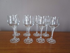 8 Verres à vin sur pied H 14