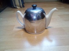 Théière vintage en