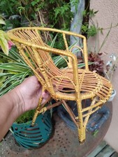 ANCIEN PETIT FAUTEUIL DE COLLECTION POUR POUPÉE ANCIENNE EN OSIER ROTIN