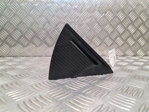 Enjoliveur triangle noir sur - enjoliveur,