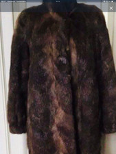 Manteau vintage en fourrure de ragondin, etat neuf.