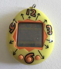 Tamagotchi Original Jaune yellow Bandai 1997 Testé Ok