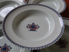 LIMOGES PORCELAINE 7 ASSIETTES