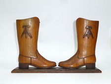 Bottes En Bois Sculptées Vers