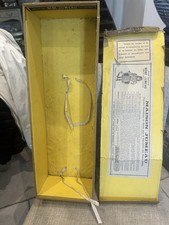 JOLIE BOITE POUR POUPÉE