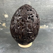 Tirelire en noix de coco sculptée – “Un recuerdo de Ucua” art populaire