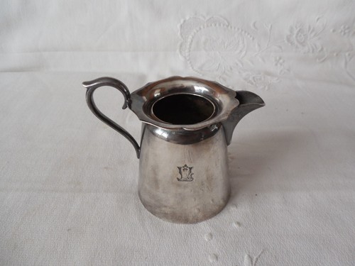Ancien pot lait - lait, la