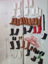 Pour poupée Cathie /Jerry Bella :lot chaussures, bottes et accessoires