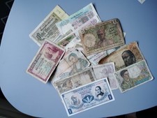 N°312 ) - LOT  - 30 BILLETS DU MONDE -