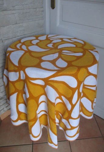 Ancienne nappe ronde orange - nappe, /