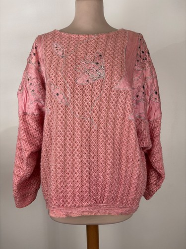 Pull rose typique vintage