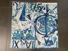 Foulard châle Hermès bleu