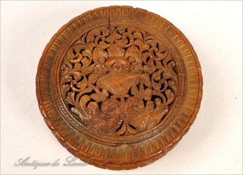 Boîte corozo sculpté à - en,