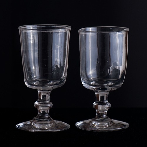 Verres pied anciens - à,