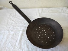 Ancienne Poêle percée pour Marrons, Châtaignes 26,5 cm de diamètre