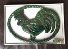 sous plat fonte coq vert , art de la table ,décor