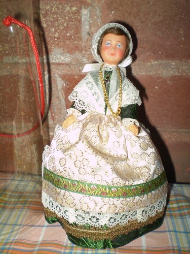 Poupee folklorique regionale - folklorique,