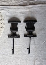 Patère murale en fonte noire