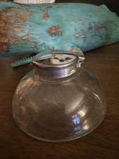 Ancien encrier en verre et