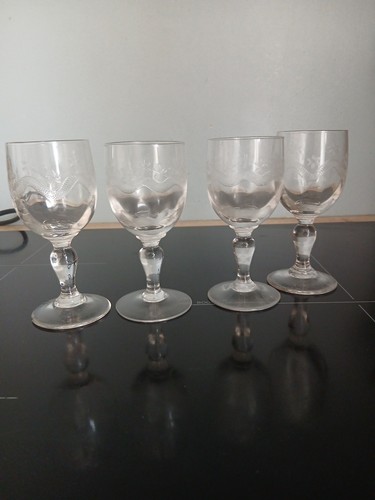 Anciens verres vin - anciens, à