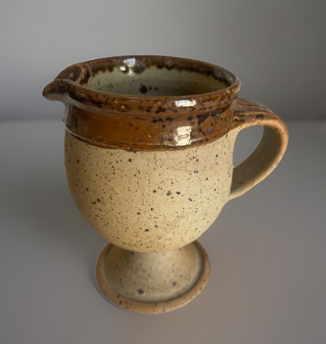 Petit pichet artisanal - , en