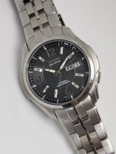 Montre solaire radiocommandée