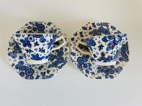 Lot tasses à - 2,