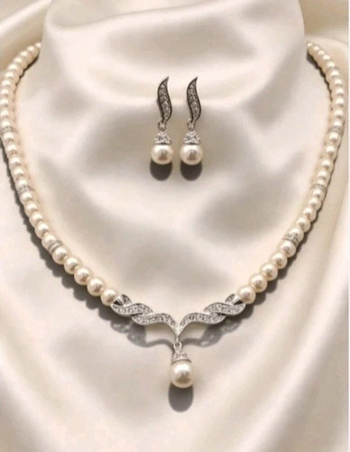 Parure collier perles nacrées