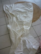 drap ancien brodé au bord