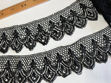 DENTELLE ANCIENNE - volant GUIPURE noire - 3.50 mètres - fin XIXème