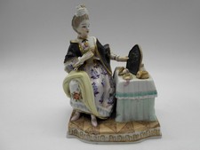 SUPERBE FIGURINE FEMME AU MIROIR EN PORCELAINE ALLEMANDE DE DRESDEN GOUT MEISSEN