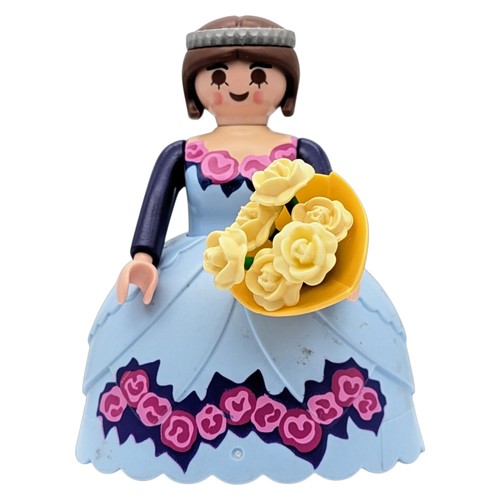 Playmobil figurine femme robe
