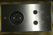 Double prise : 1 PC + 1 TV FM MELJAC NICKEL BROSSE NEUF (8A)