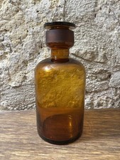Ancien flacon de pharmacie / apothicaire en verre ambré Soufflé avec bouchon