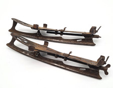 Ancienne paire de patins à