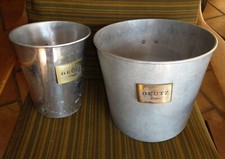 LOT 2 SEAU CHAMPAGNE Deutz AY un gros et un petit tous les deux penchés