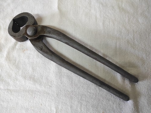 Outil ancien grande - , pince