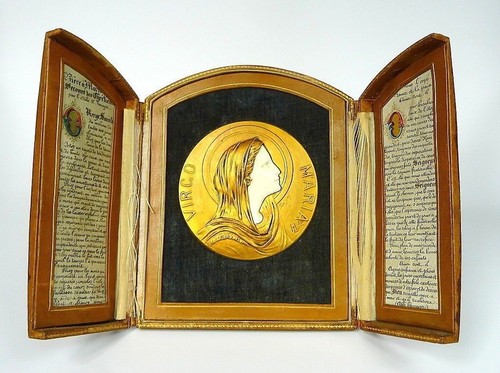 Médaille dans étui - dans,