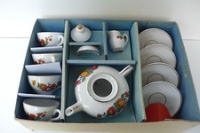 ANCIENNE DINETTE EN PORCELAINE