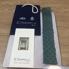 Cravate en tricot de soie