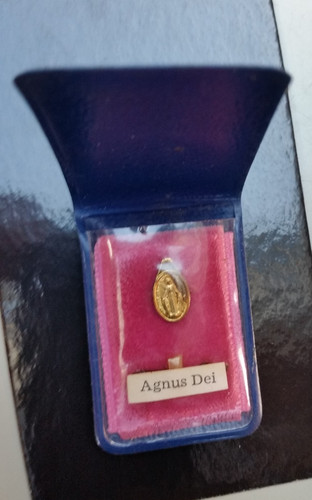 Charmante relique agnus - "agnus, dei