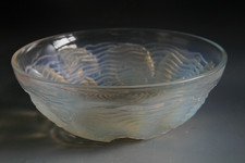 ANCIEN BOL EN VERRE OPALESCENT