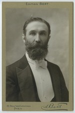 Cabinet circa 1910. Le