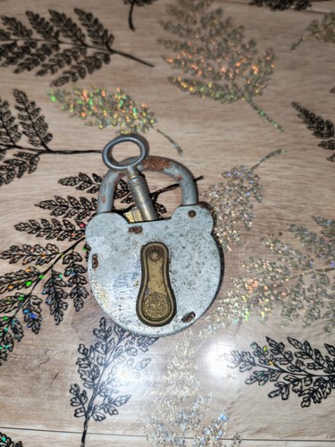 Superbe ancien cadenas - cadenas, unis