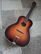 Alte Gitarre Guitar Parlor