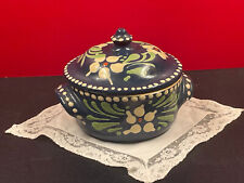 PETIT POT COUVERT TERRE CUITE EMAILLEE SAVOIE ou ALSACE fleurs sur fond bleu