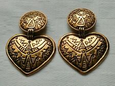 Bijou couture vintage : boucles d'oreille , coeur , signées Jacky de G Paris.